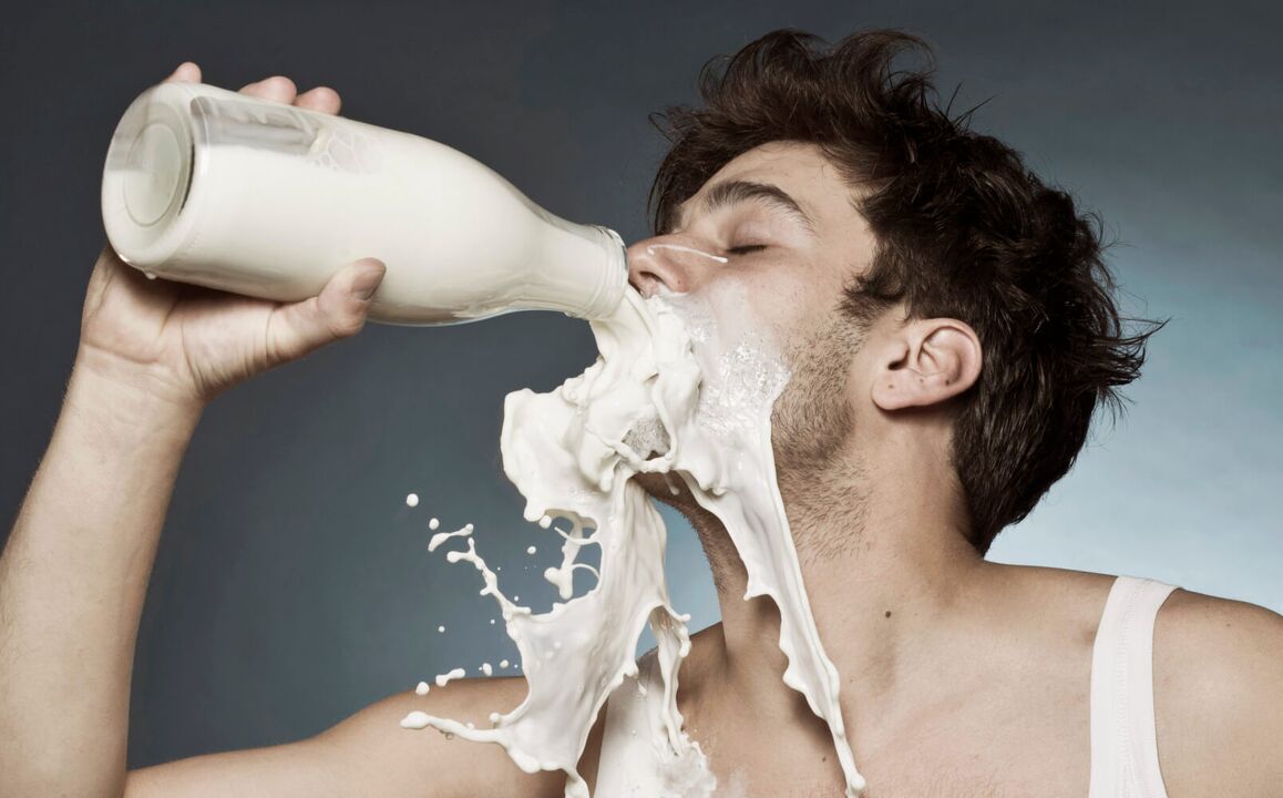 A man drinks large amounts of kefir to lose weight. 