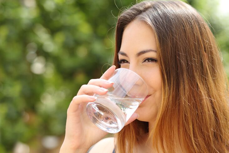 All you need to do on a lazy diet is drink enough fluids.
