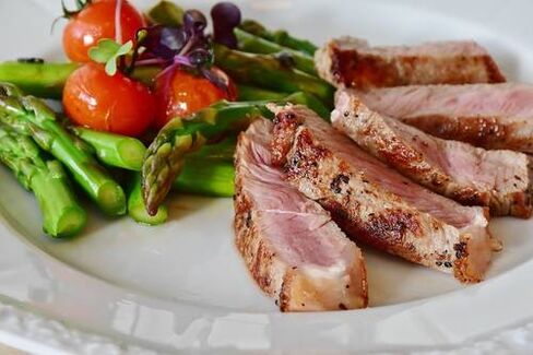 meat and vegetables on the ketogenic diet